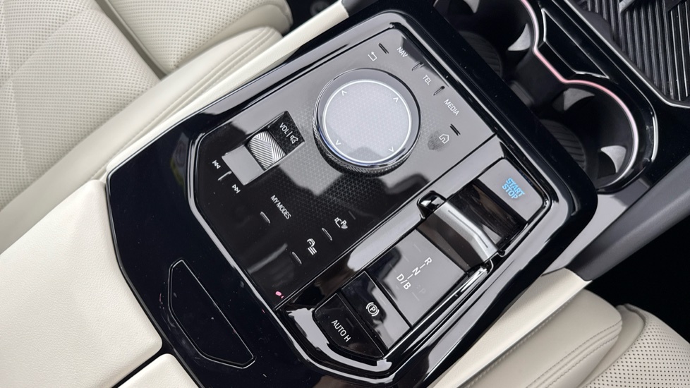 BMW i5 442Kw M60 Xdrive 84Kwh 2025 Black #19