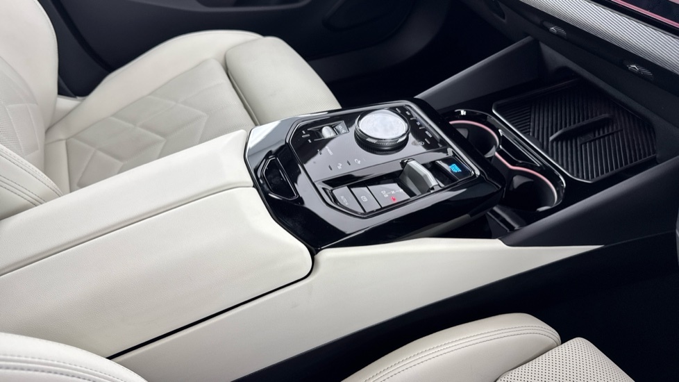 BMW i5 442Kw M60 Xdrive 84Kwh 2025 Black #10