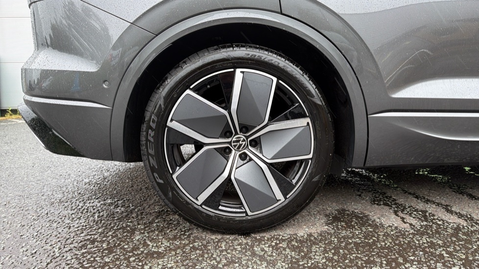 Volkswagen Touareg Black Edition Grey #5