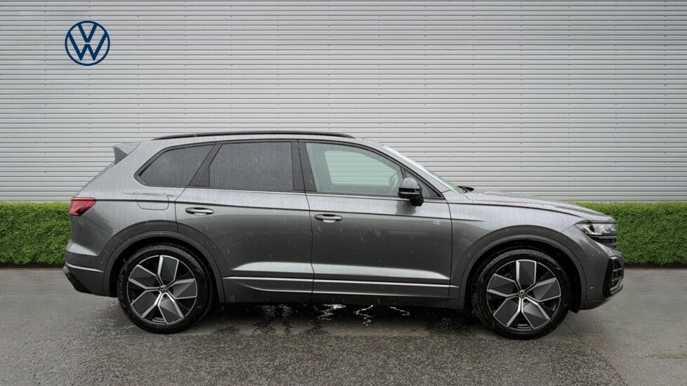 Volkswagen Touareg Black Edition Grey #4