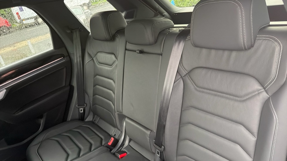 Volkswagen Touareg Black Edition Grey #16