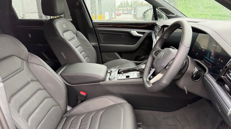Volkswagen Touareg Black Edition Grey #15