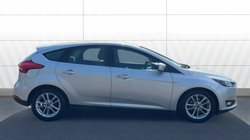 Ford Focus Zetec Silver #4