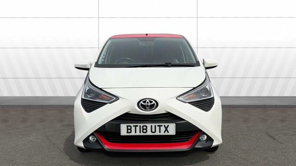 Toyota Aygo X X-press White #3