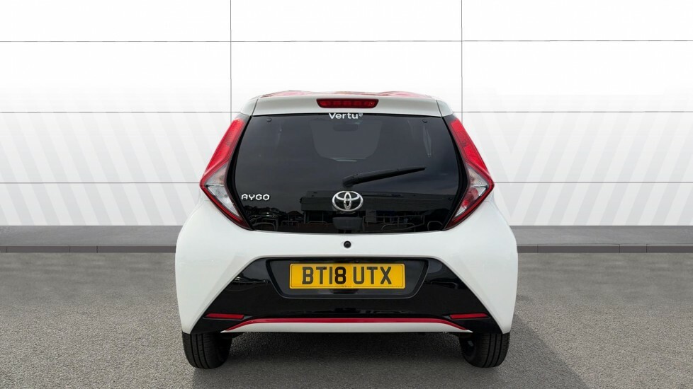 Toyota Aygo X X-press White #6
