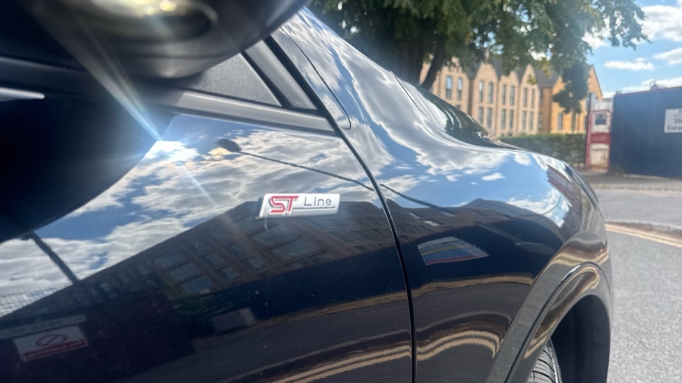 Ford Kuga 1.5 Kuga Titanium Edition 1.5L Ecoboost 150 Red #38
