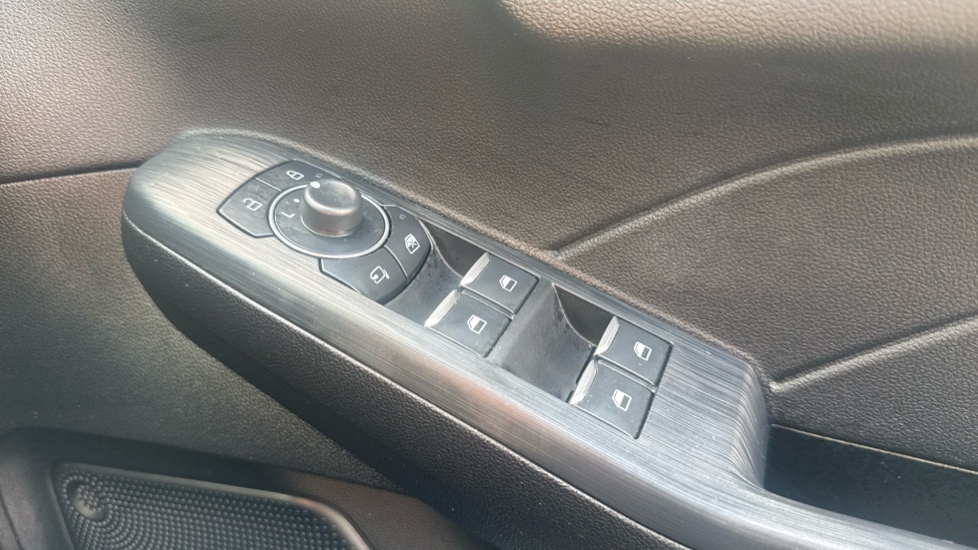 Ford Kuga 1.5 Kuga Titanium Edition 1.5L Ecoboost 150 Red #25