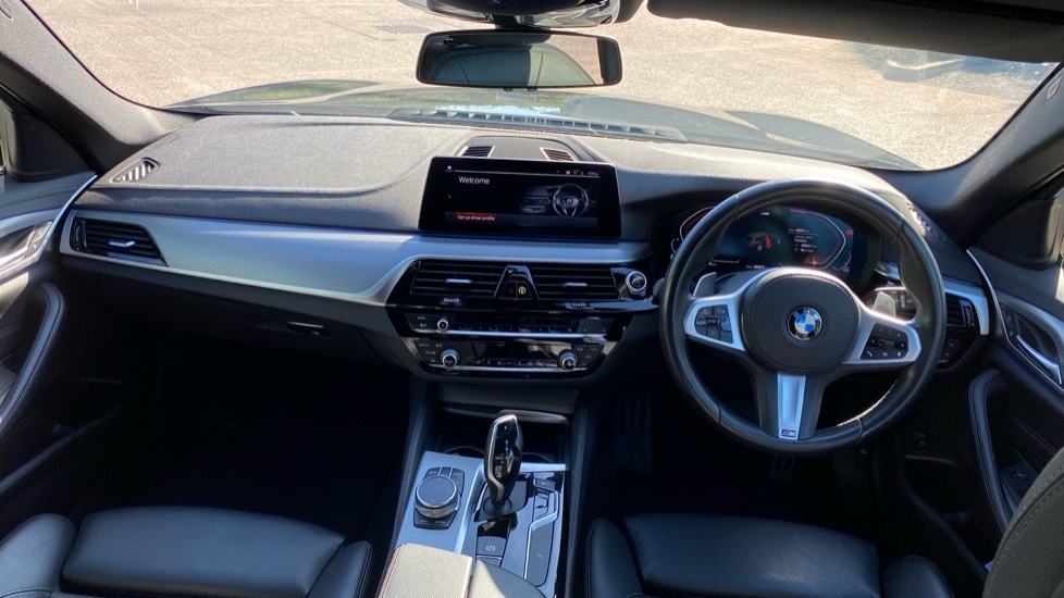BMW 5 Series M Sport Black #4