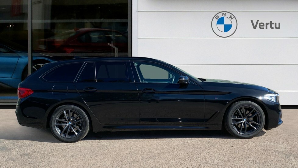 BMW 5 Series M Sport Black #3