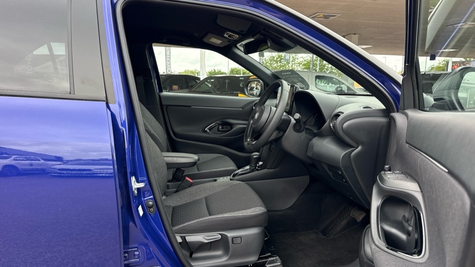 Toyota Yaris Cross Design Blue #12