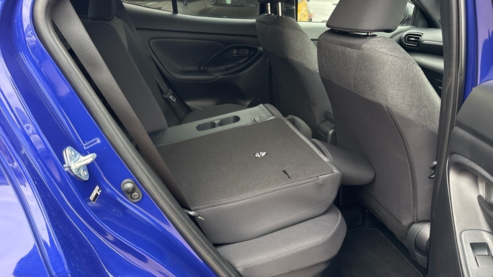 Toyota Yaris Cross Design Blue #18