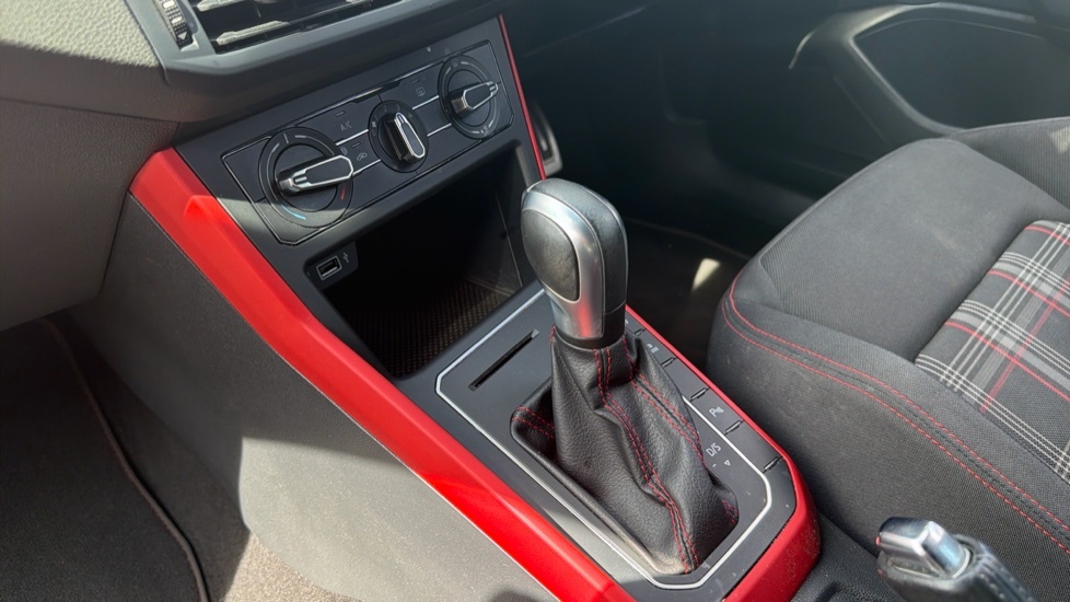 Volkswagen Polo 2.0 Tsi Gti Dsg White #13