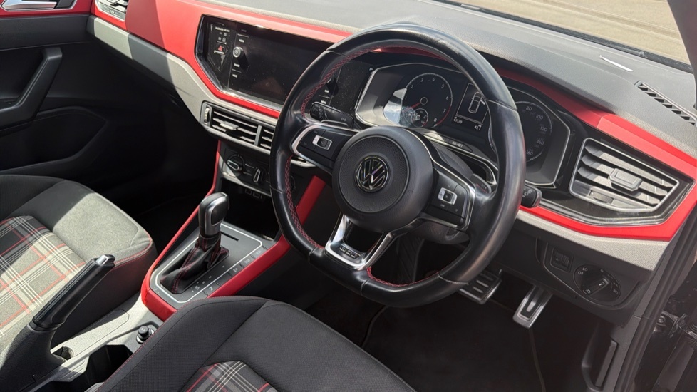 Volkswagen Polo 2.0 Tsi Gti Dsg White #11