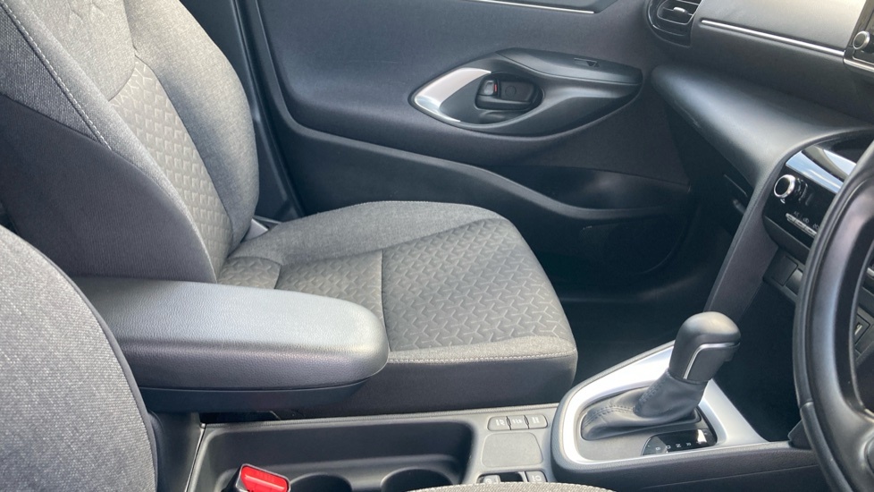 Toyota Yaris Cross Design Silver #18