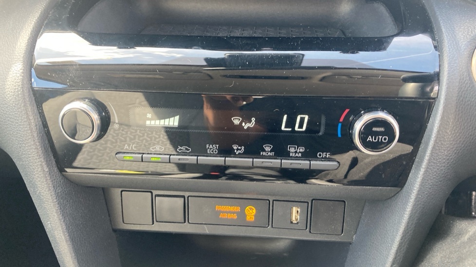 Toyota Yaris Cross Design Silver #32