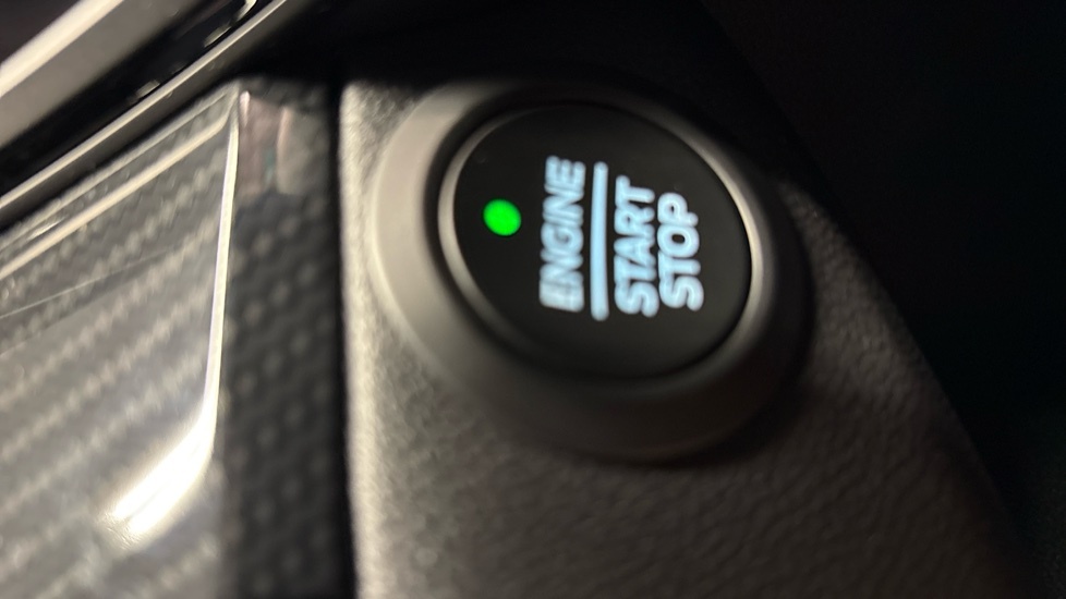 Ford Kuga 1.5 Kuga St-line Edition 1.5L Ecoboost 150P Red #29