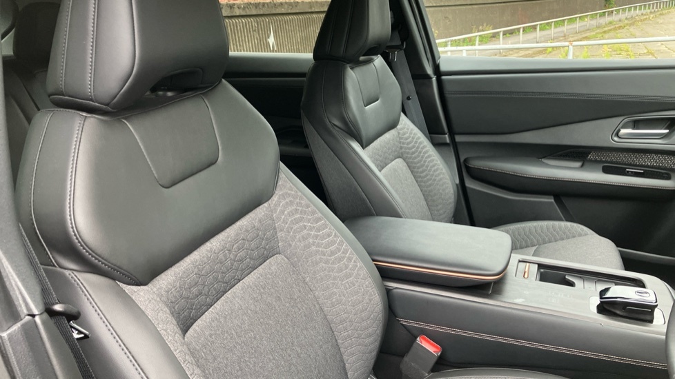 Nissan Ariya 225Kw Evolve 87Kwh 22Kwch E-4orce Grey #26