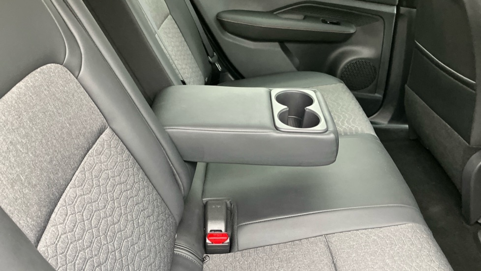 Nissan Ariya 225Kw Evolve 87Kwh 22Kwch E-4orce Grey #32