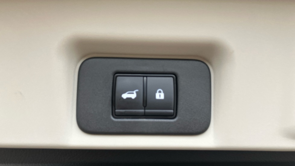 Nissan Ariya 225Kw Evolve 87Kwh 22Kwch E-4orce Grey #37