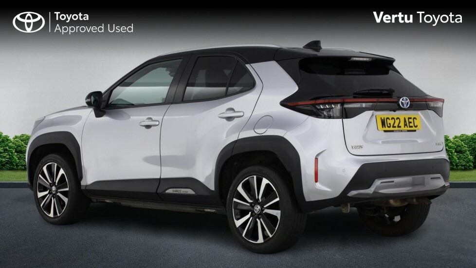 Toyota Yaris Cross Premiere Edition Silver #4