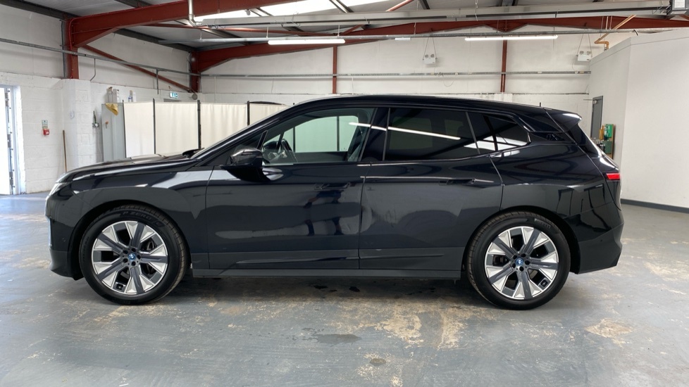 BMW iX 240Kw Xdrive40 M Sport 76.6Kwh Sky Red #32