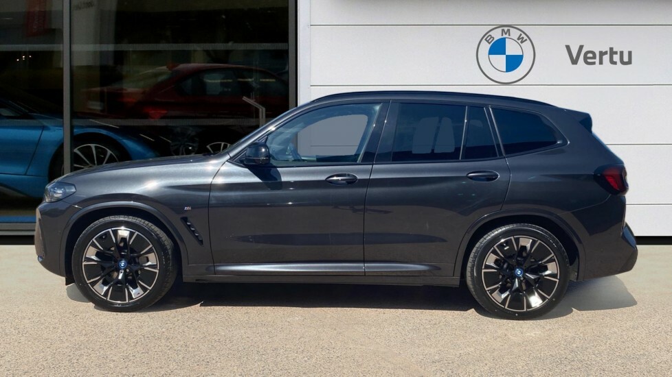 BMW iX3 210Kw M Sport 80Kwh 2023 Black #3