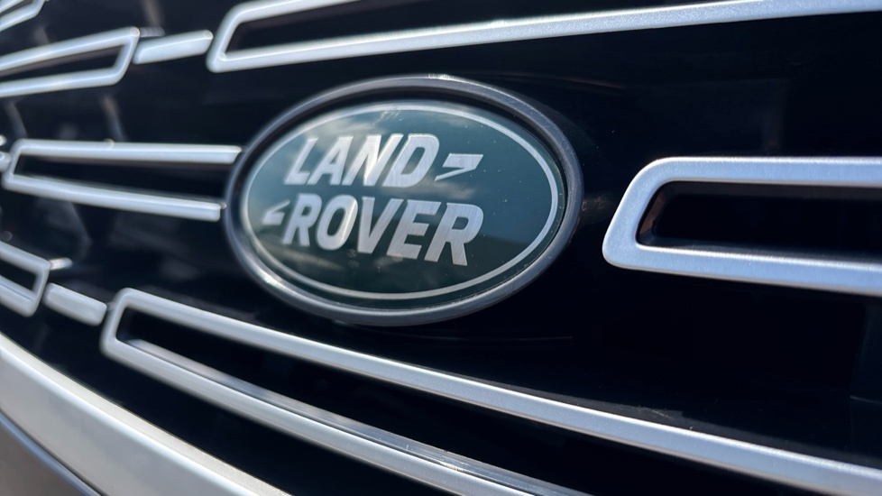 Land Rover Range Rover P550e Batumi Gold Gold #37