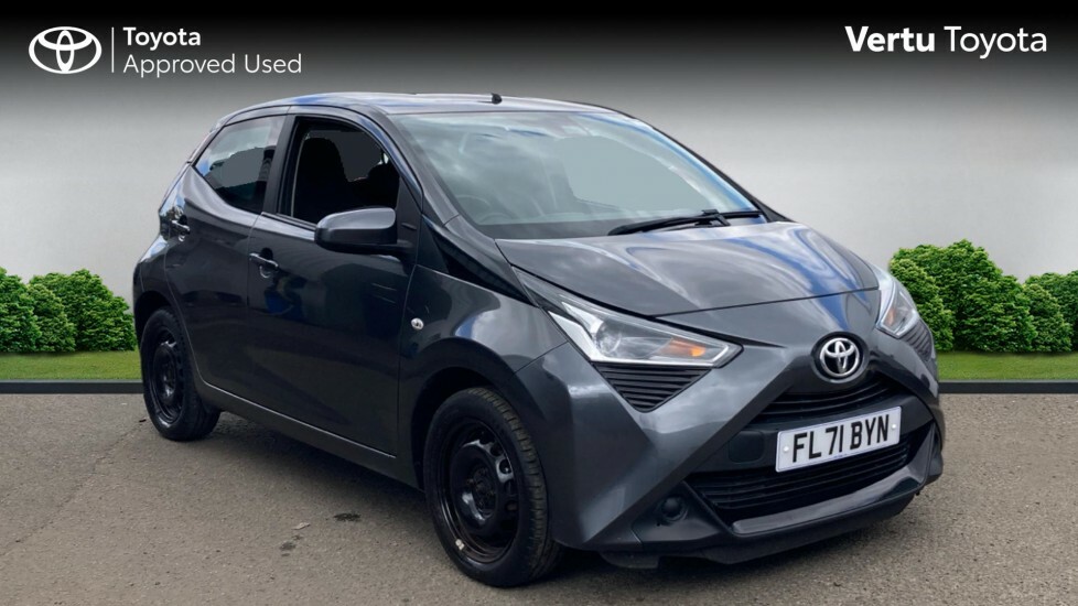 Toyota Aygo X X-play Grey