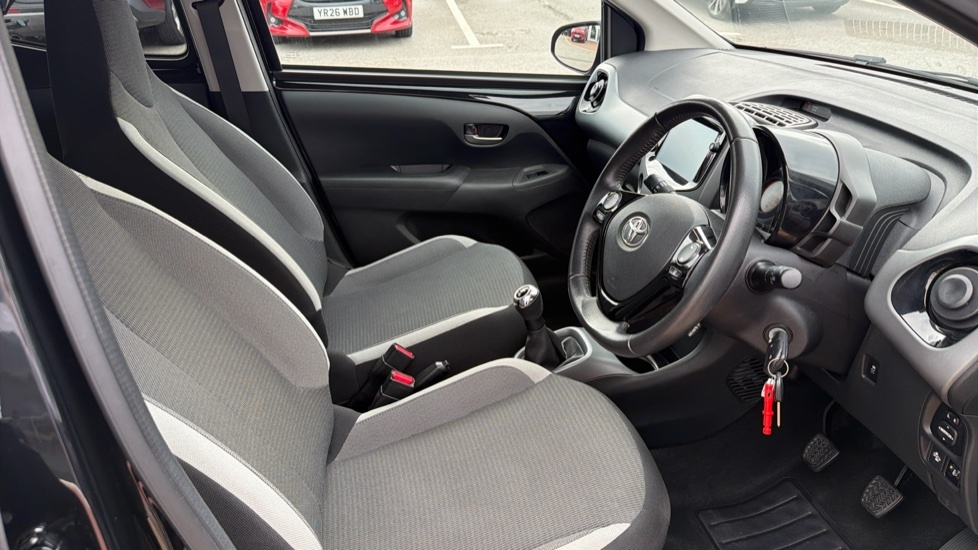 Toyota Aygo X X-play Tss Vvt-i White #12