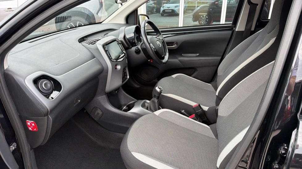 Toyota Aygo X X-trend Black #5