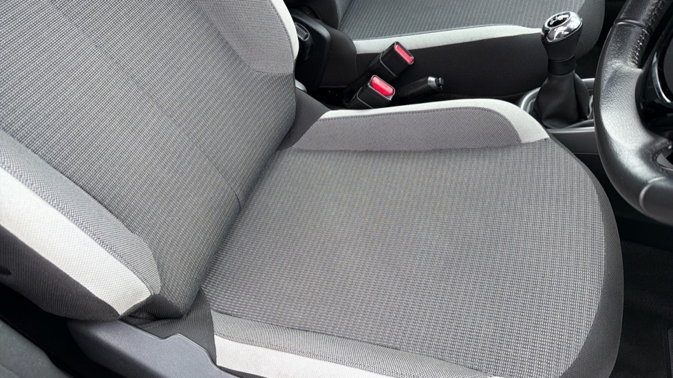 Toyota Aygo X X-play Tss Vvt-i White #17