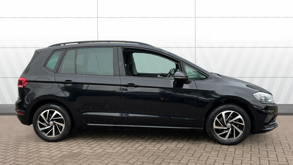 Volkswagen Golf SV Match Black #5