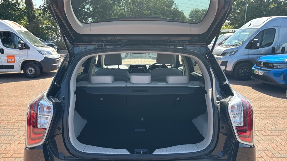 SsangYong Tivoli Ultimate Black #4