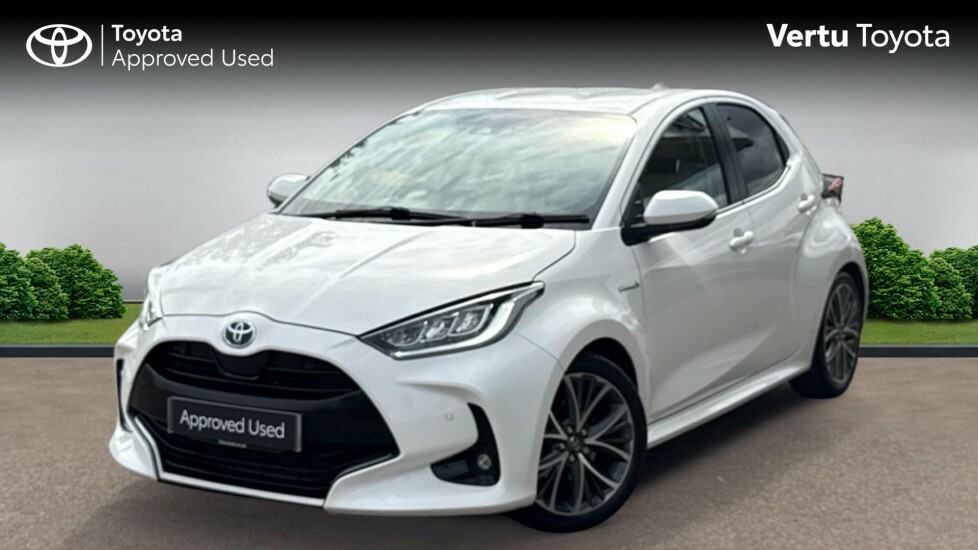 Toyota Yaris Excel White #3