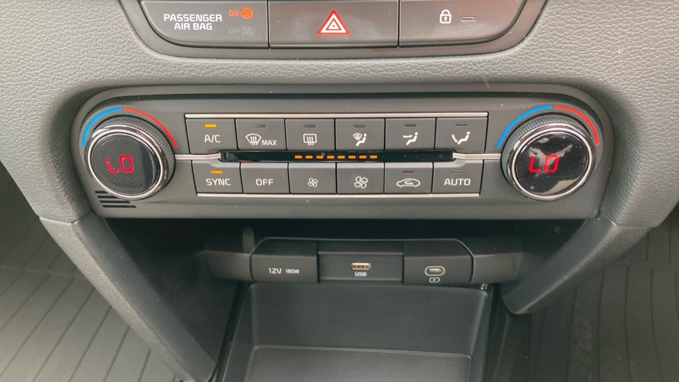 Kia Xceed 2 1.5 T-gdi Isg - Full Kia Warranty Until February Blue #25