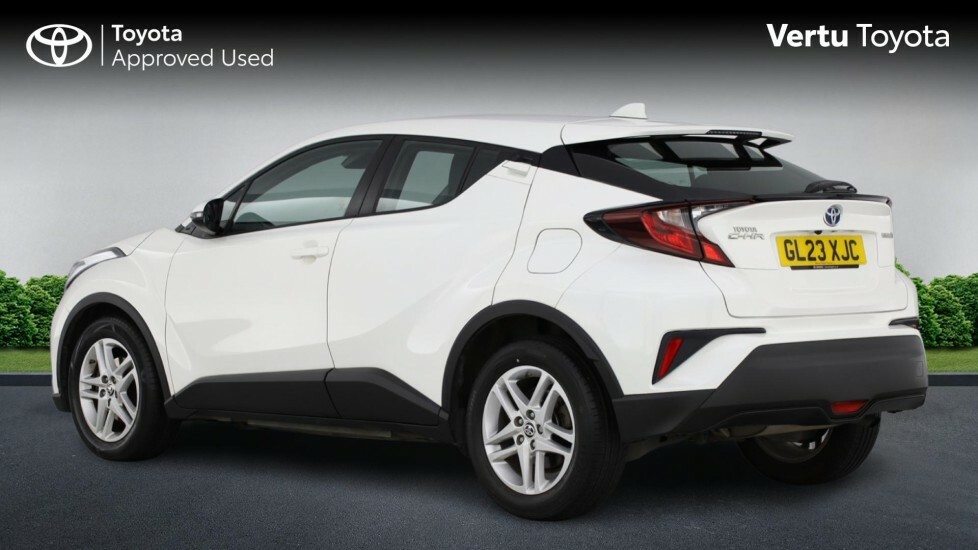 Toyota C-Hr Icon White #4