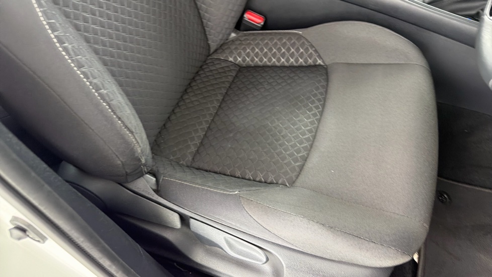 Toyota C-Hr 1.8 Hybrid Design Cvt Hatchback Black #17