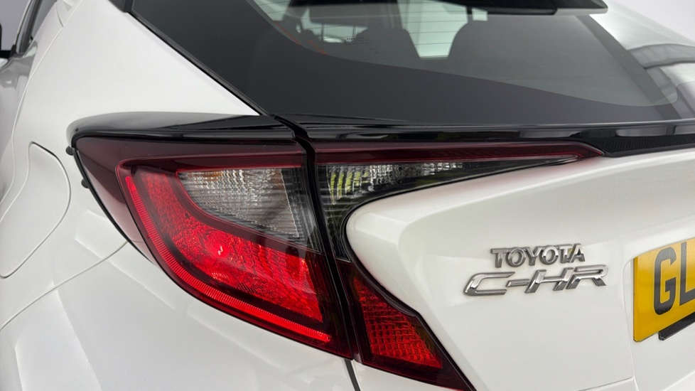 Toyota C-Hr 1.8 Hybrid Design Cvt Hatchback Black #21