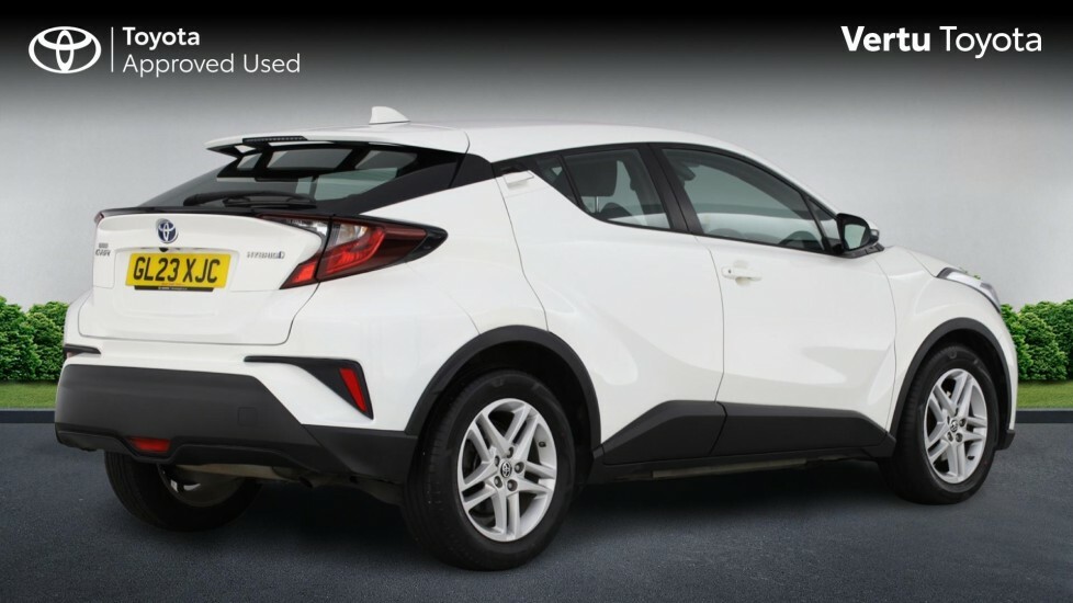 Toyota C-Hr Icon White #2