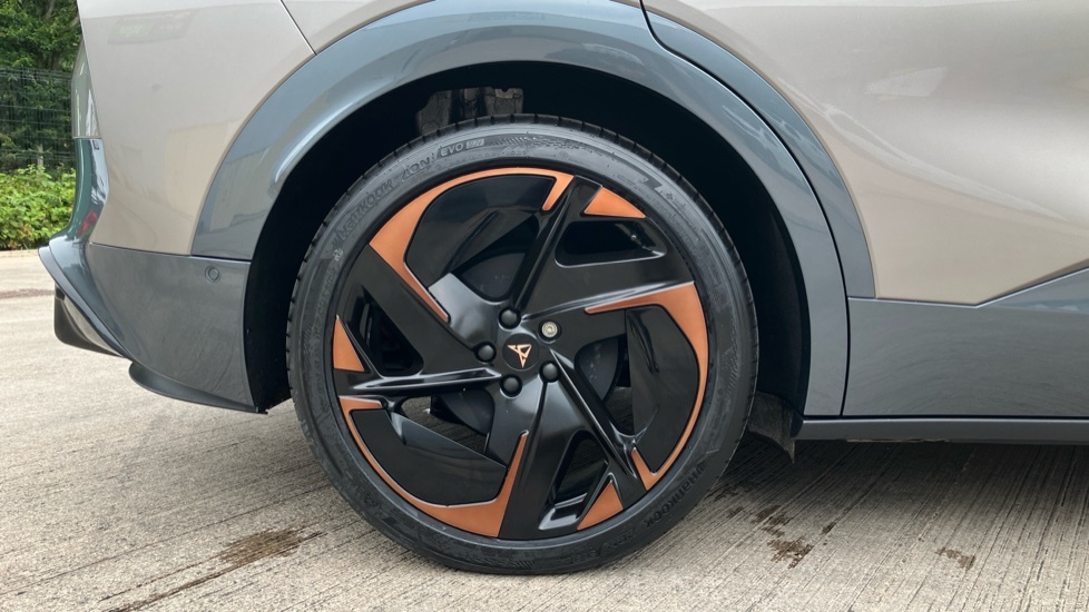 Cupra Tavascan Estate 210Kw V1 77Kwh White #7