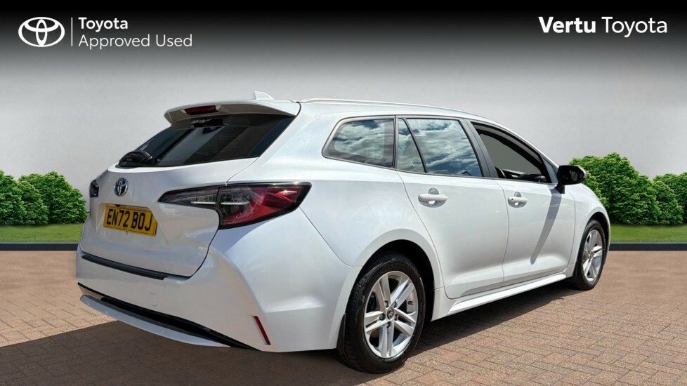 Toyota Corolla Icon White #2