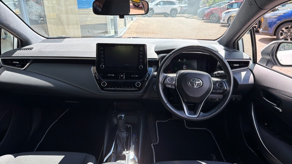 Toyota Corolla Icon White #6