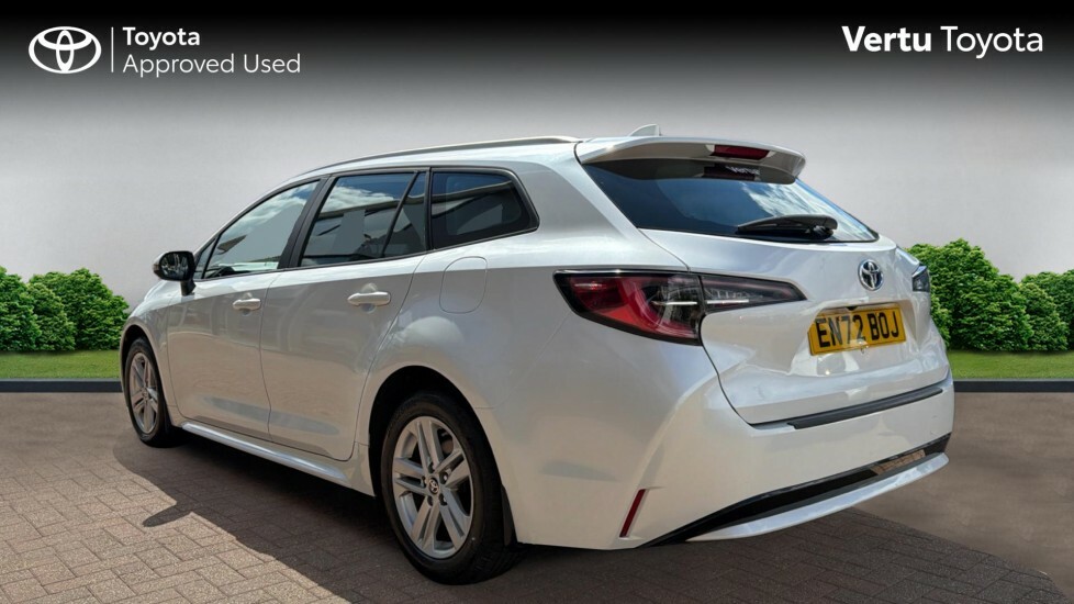 Toyota Corolla Icon White #4