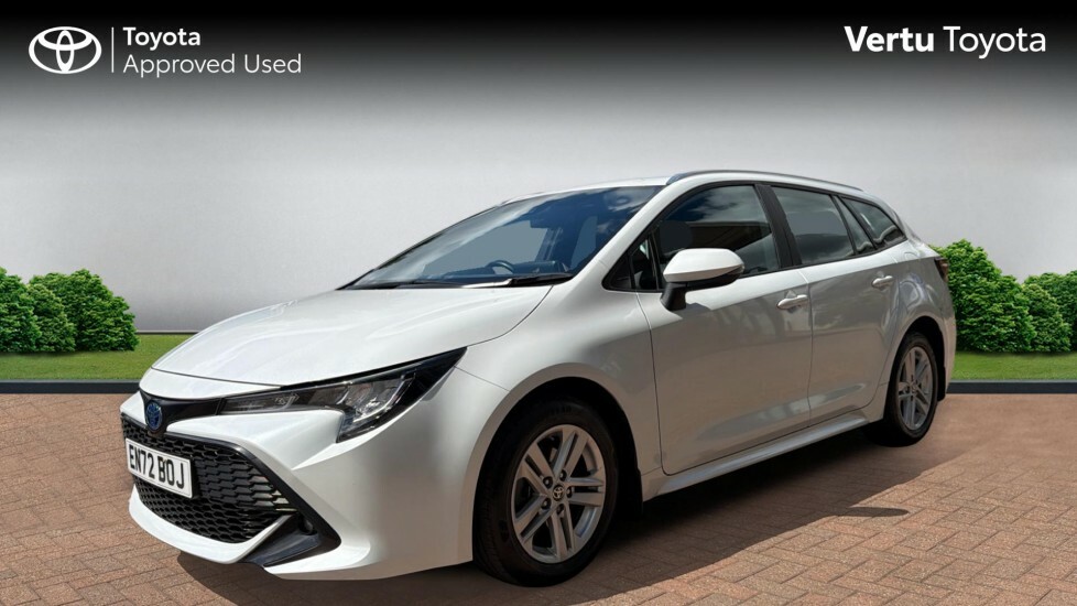 Toyota Corolla Icon White #3