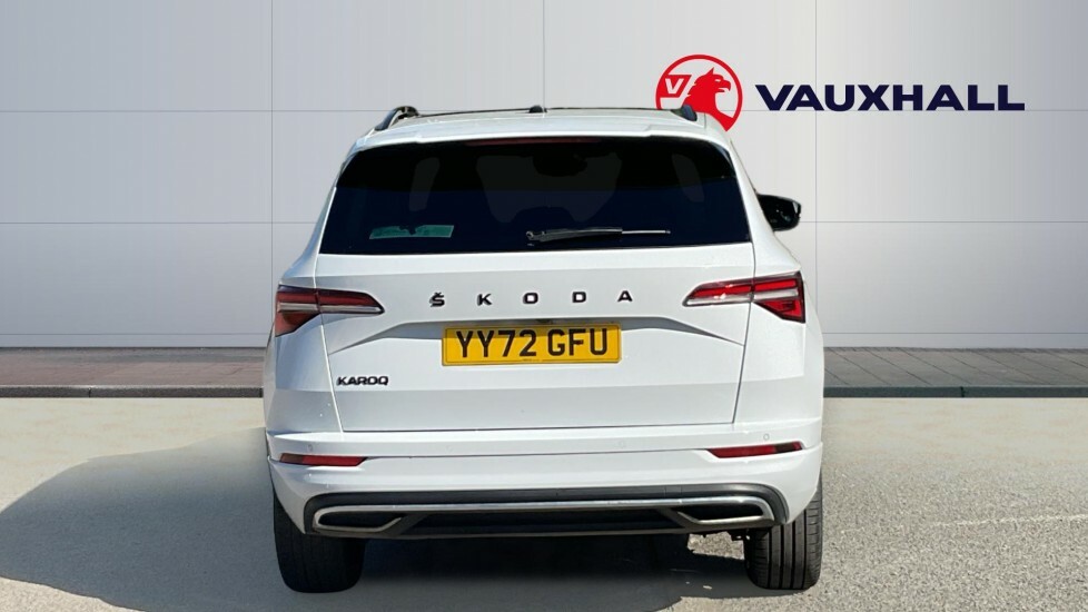 Skoda Karoq Sportline White #6