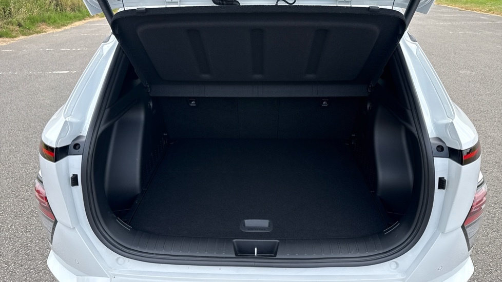 Hyundai Kona N Line White #4