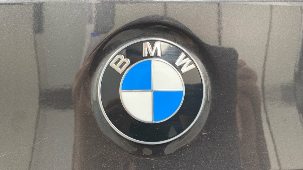 BMW 5 Series 4.8 550I V8 M Sport Euro 4 White #74