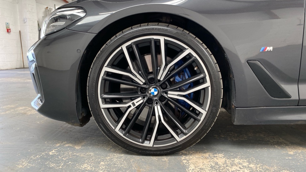 BMW 5 Series 4.8 550I V8 M Sport Euro 4 White #27