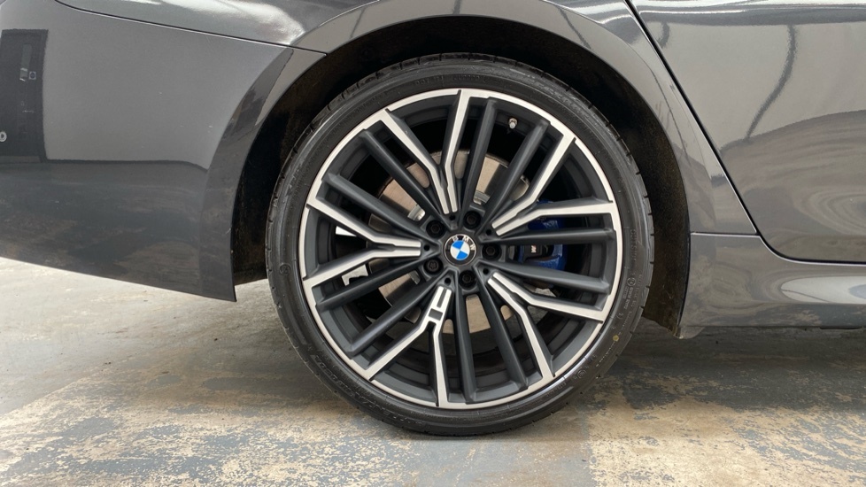 BMW 5 Series 4.8 550I V8 M Sport Euro 4 White #31