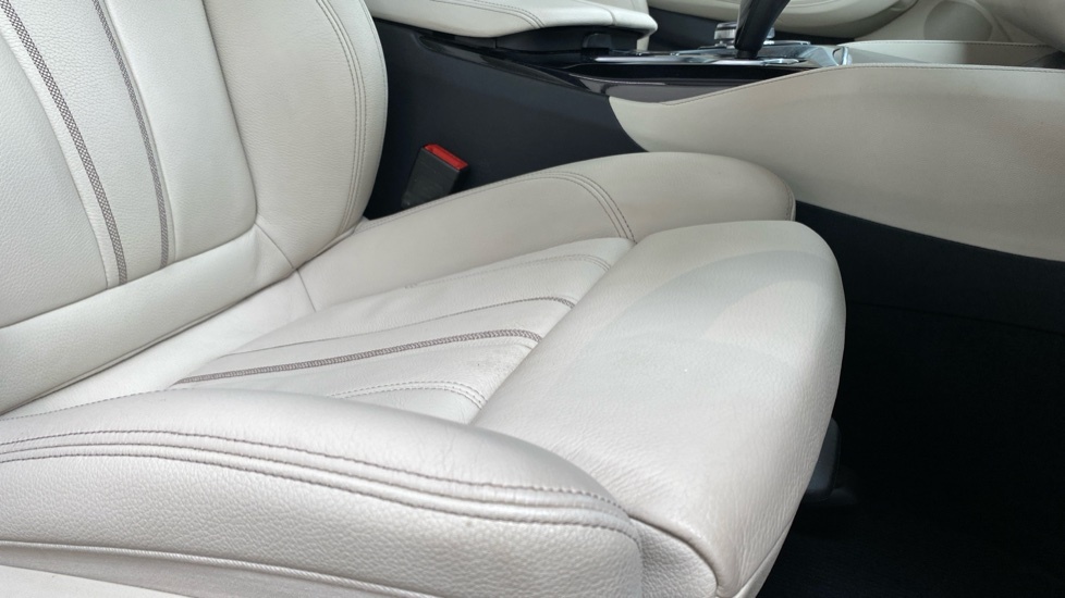 BMW 5 Series 4.8 550I V8 M Sport Euro 4 White #55